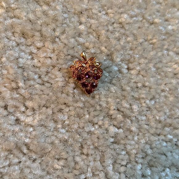 WOMEN’S AVON EARRINGS! - Picture 5 of 5